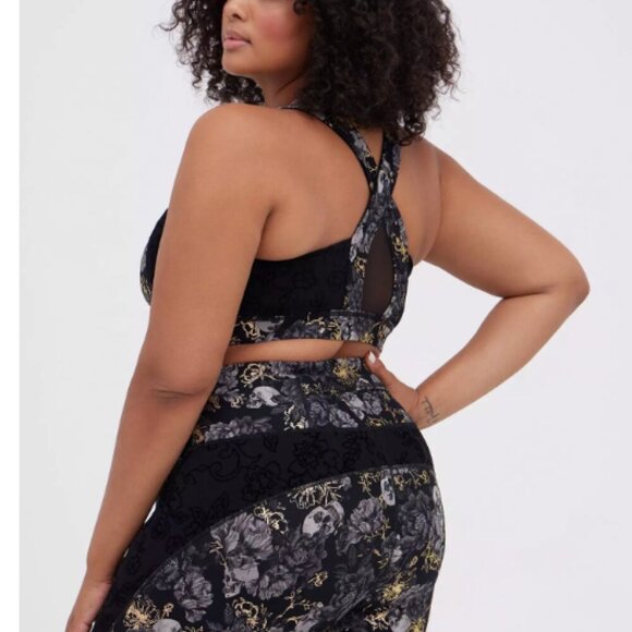 FULL SET! Active Tee, Pants, & Sports Bra!! 3 in one. - Picture 10 of 13